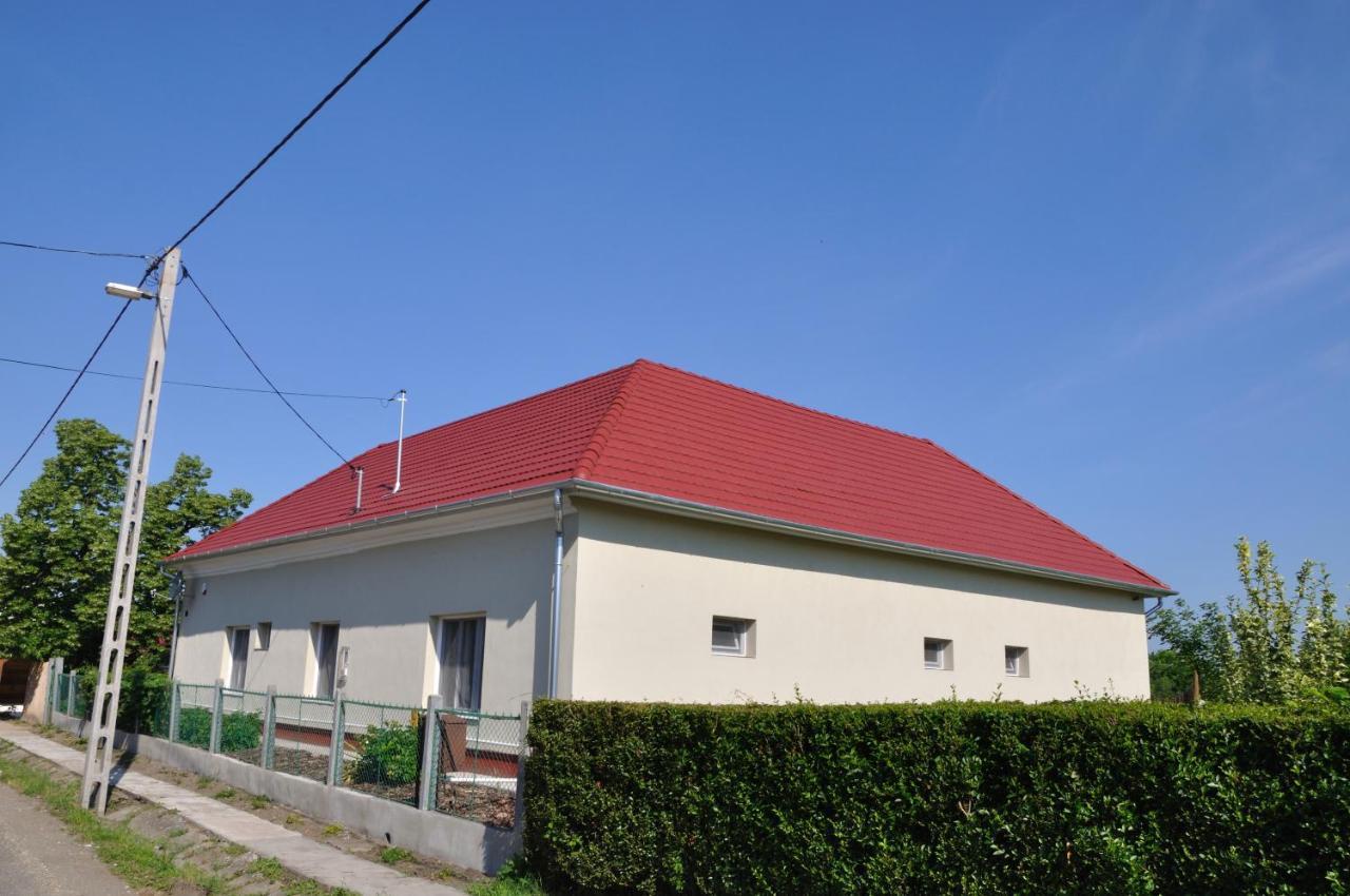 Tisza Topic Poroszlo Exterior photo